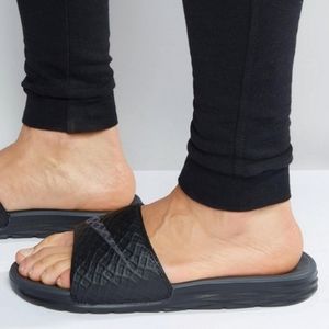 women's nike benassi solarsoft slides